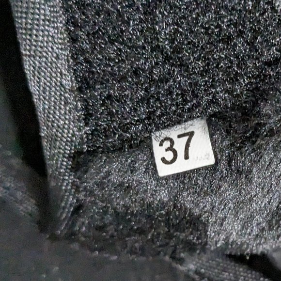 Gyeice Furry Winter Snow Boots for Women Non-Slip Fashion Short Boot Waterpoorf - Picture 8 of 13